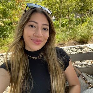 Meet your Posher, Denisse